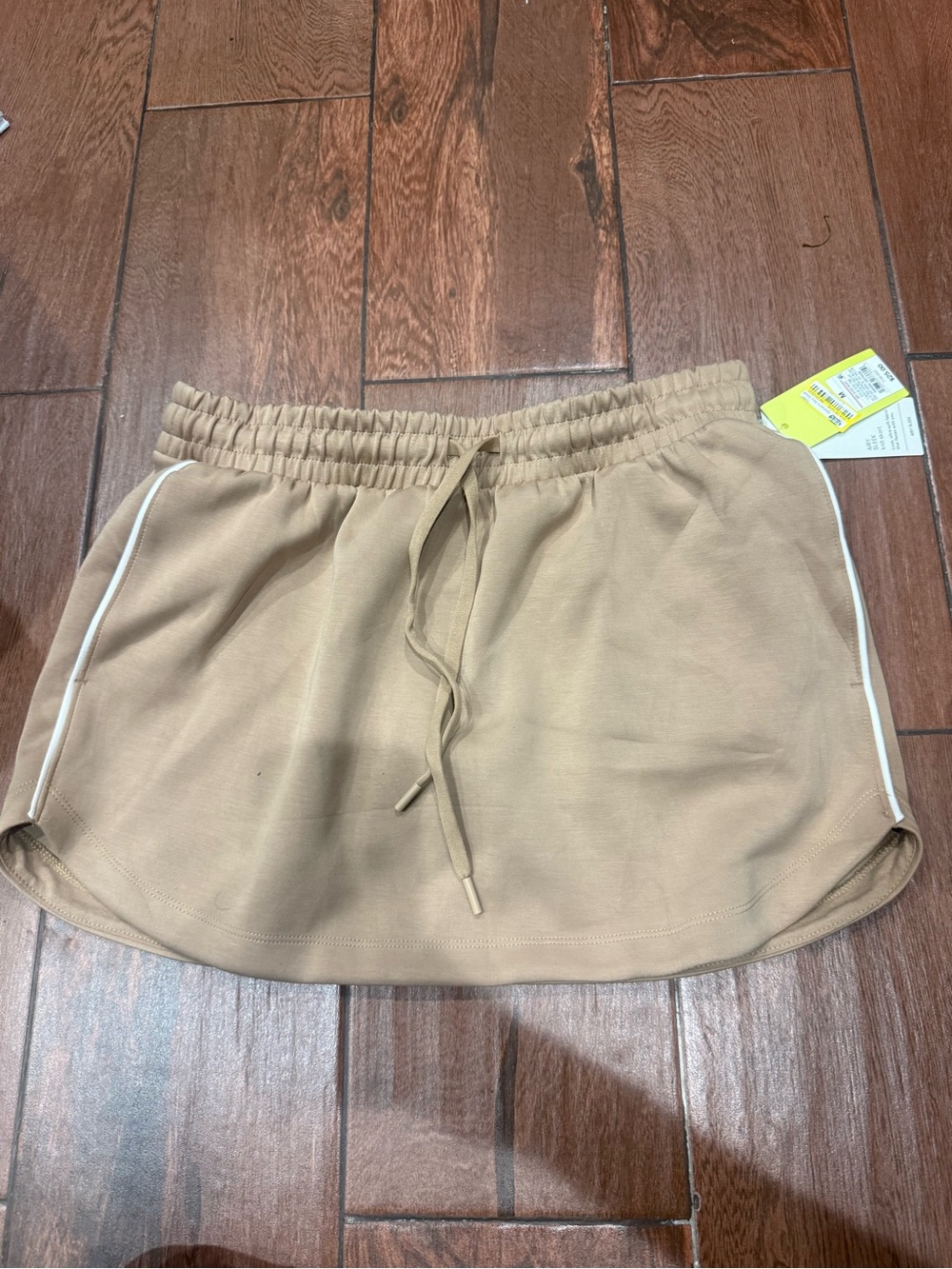 All in motion- Air sleek Skort size M NWT